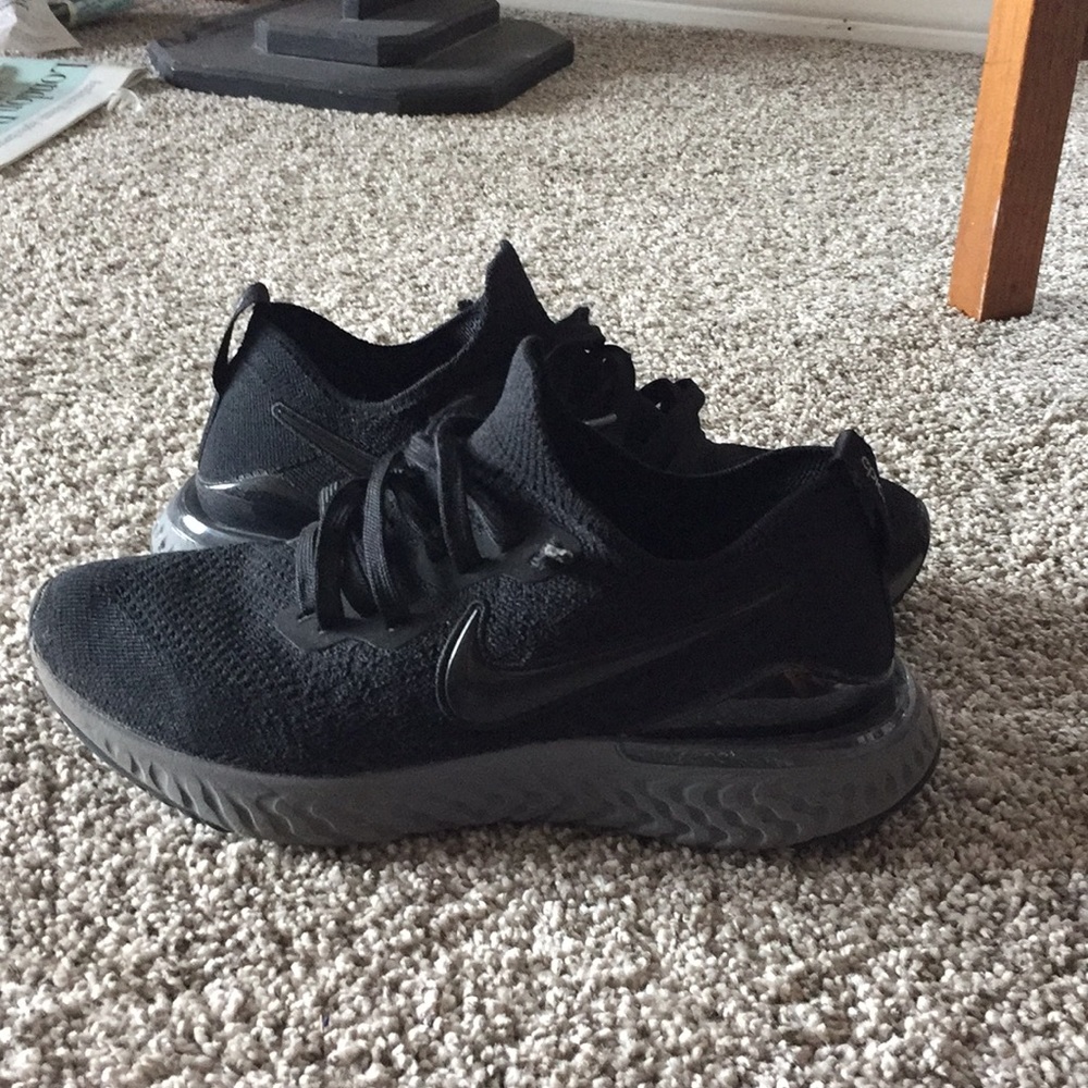 Nike epic react triple black (used)
